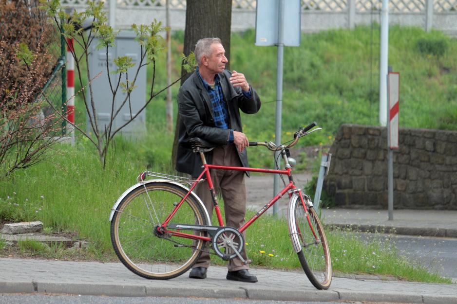 Czerwiesk, sobota rano. ...i cyklici. Fot. Jana Wojciechowska