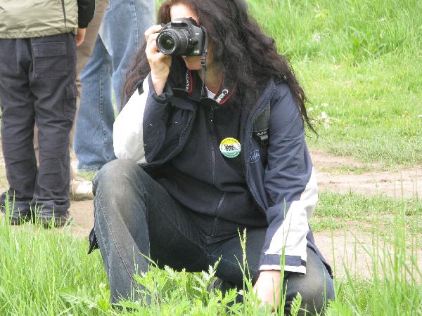 Zawd - fotoreporter, powoanie - fotografowanie  
A to slynne zdjcie, znanej fotoreproterki wojennej Darii L. Wok burze, armaty, bomby a ona niezomnie trwa na posterunku i naraa si dla nas wszystkich bez zmruenia oka.
Fot. M. Bonisawski
