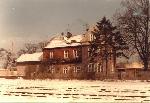 1994.02.20 dworzec Oberstadt. Nie ma jeszcze parkingu Netto, za to wyranie wida wystajce spod niegu liczne torowiska, tworzce system torowy tej najwikszej na kolei zielonogrsko - szprotawskiej stacji.