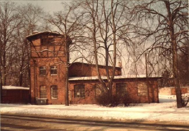 1994.02.20 parowozownia Oberstadt, ujcie od strony wylotu ulicy Jasnej na ulic Ogrodow.