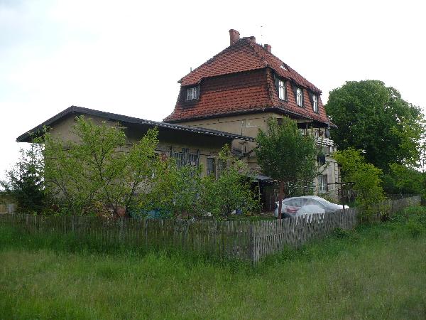 Kolejna nieczynna ju stacja kolejowa. Tym razem w Klenicy. Fot. M. Trojanowski