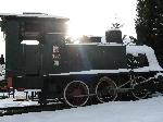 Sucha Besk. 31.12.10 Parowz TKh1-20, dawnego T-3 z 1909 r. w grudniowym socu. Takie, cho rok modsze, parowozy obsugiway kolej szprotawsk. Ten egzemplarz bdzie w zielonogrskim muzeum w 2011 r. Fot. M. Bonisawski
