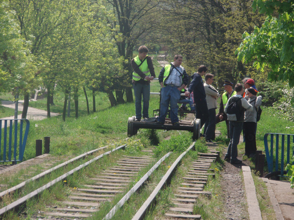 Wiadukt kolejowy nad al. Wojska Polskiego. Ujcie z drezyn rczn PLK (Zielona Gra) data 09.05.10